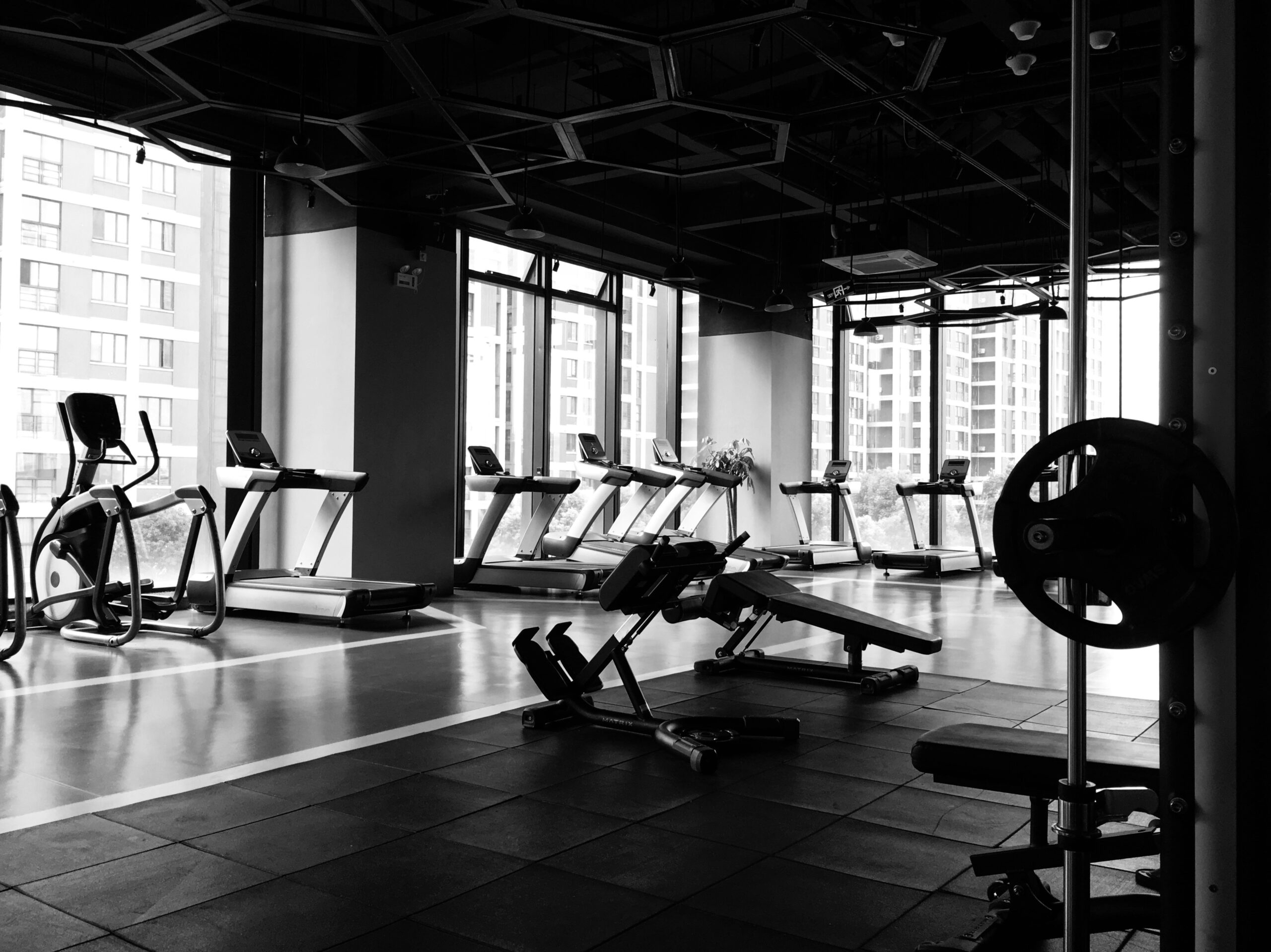 EMS vs Gym Biasa: Mana yang Lebih Efektif untuk Bakar Lemak?