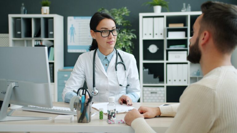 Sebelum Ngegas di Gym, Kamu Harus Tahu Ini Dulu: Medical Check-Up Olahraga Itu Bukan Hanya untuk Orang Tua