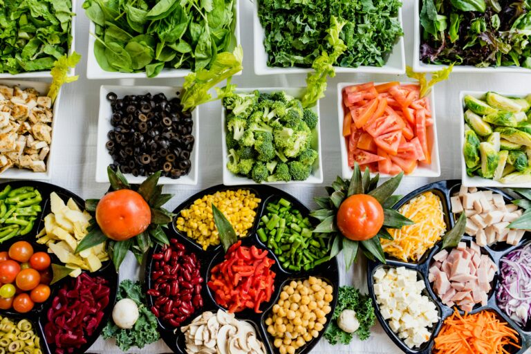 Makan Apa Sebelum dan Sesudah Latihan HYROX? Ini Protokol Nutrisi untuk Atlet Functional Fitness