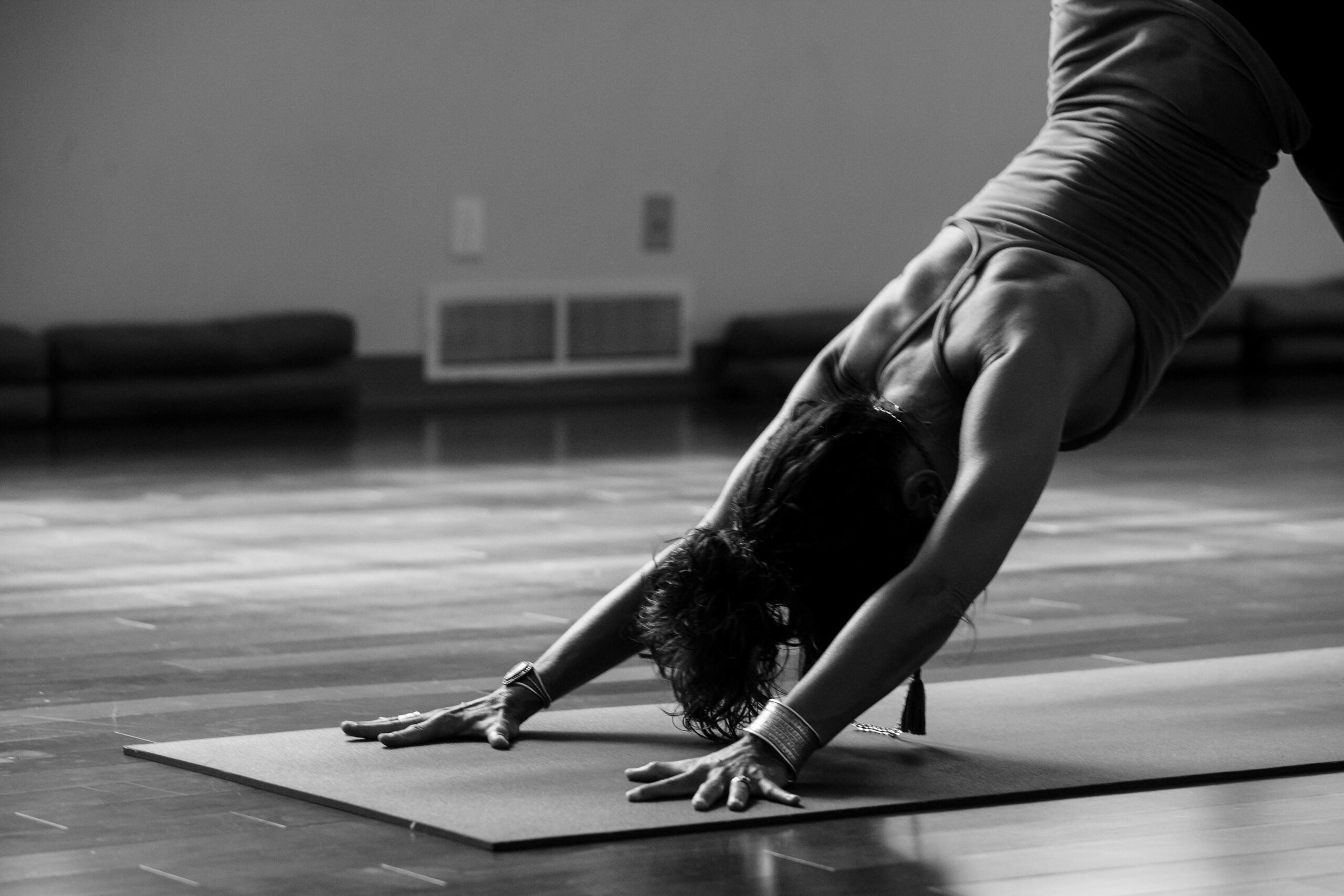 EMS vs Pilates vs Yoga: Mana yang Paling Efektif untuk Latih Core Strength Kamu?