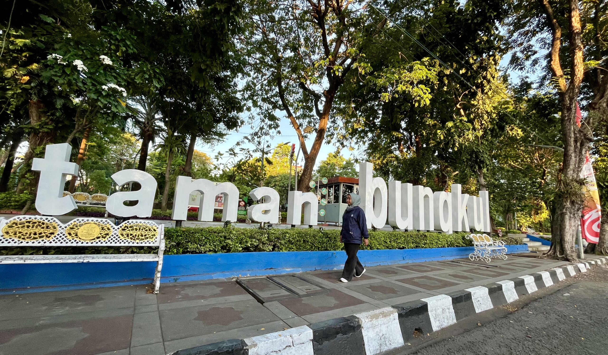 Suasana CFD Taman Bungkul Surabaya pada Minggu pagi