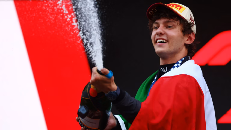 Dari P19 Jadi Juara! Antonelli Menang di Monza, Pecahkan Rekor 60 Tahun