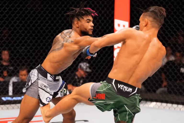UFC Balik ke Paris! Debutan Hype Terbesar Prancis Siap Hadapi Veteran yang Terdesak