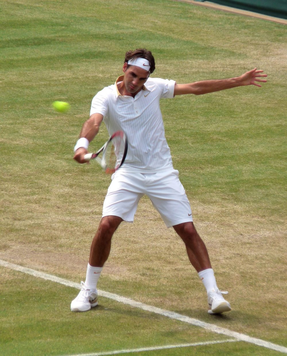 Roger Federer di Wimbledon 2009, sebelum bermitra dengan On