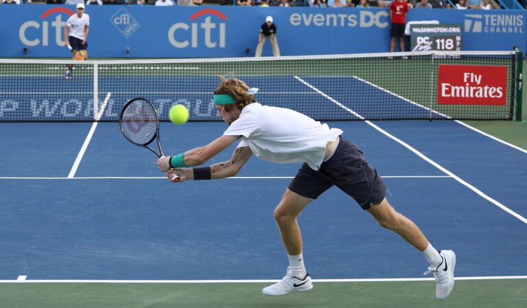 Medvedev Vs Rublev Rebutan Gelar Hangzhou Open, Chengdu Open Juga Gelar Final Hari Ini