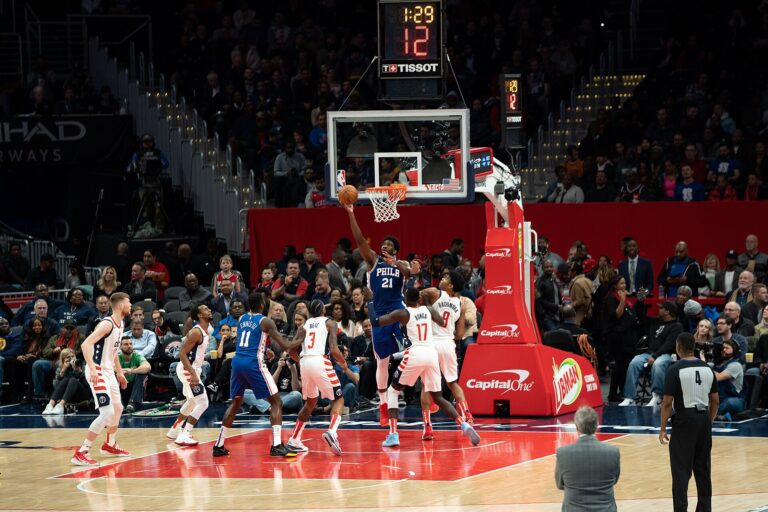LeBron James Resmi Gabung 76ers, NBA 2026-2027 Diguncang Trade Giannis dan Kawhi