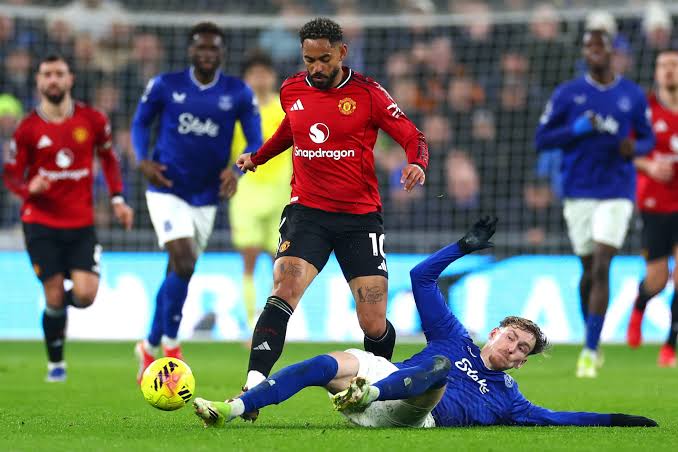 Review Manchester United vs Everton: Menang Efektif, Mbeumo dan Sesko Jadi Kunci