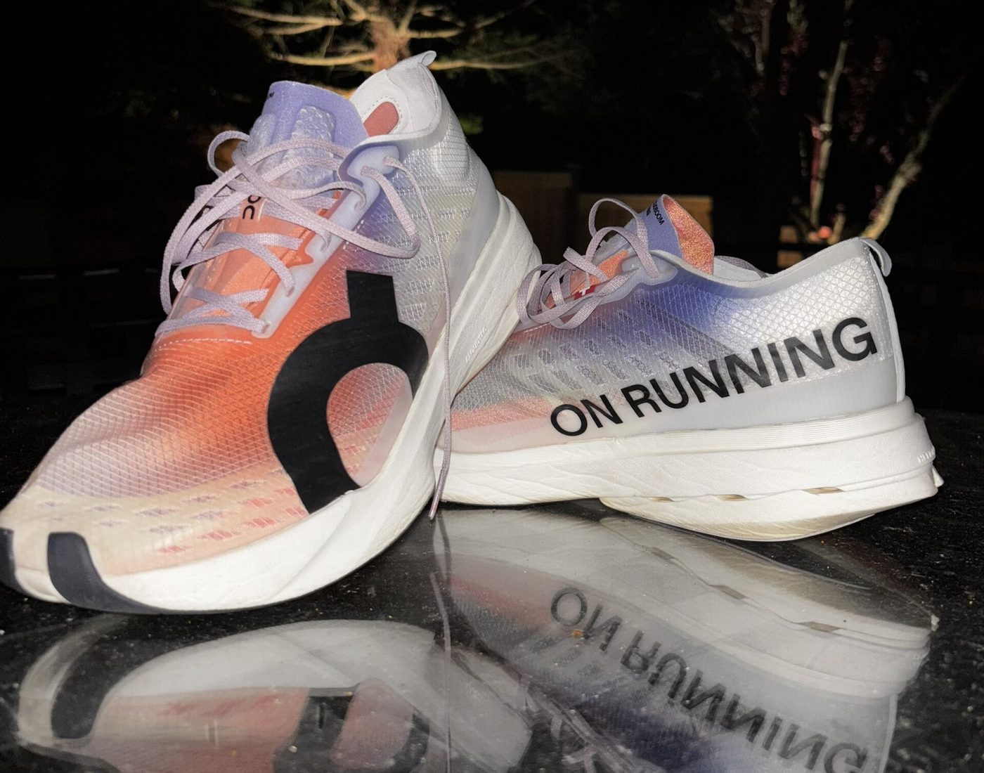 Sepatu lari On Cloudboom Strike, supershoe pertama On yang teknologinya berlanjut ke LightSpray dan On Football