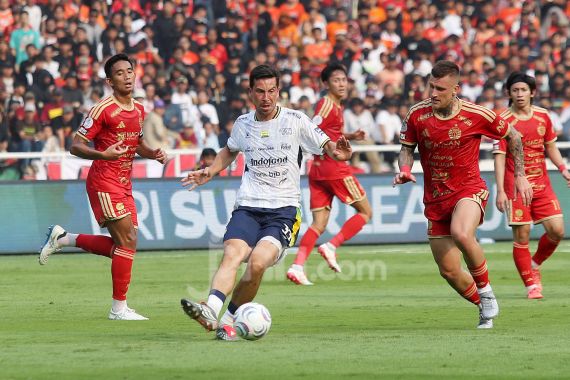Drama SUGBK! Persija Tekuk Persib 2-1 Lewat Gol Debut Ivan Mamut di Injury Time