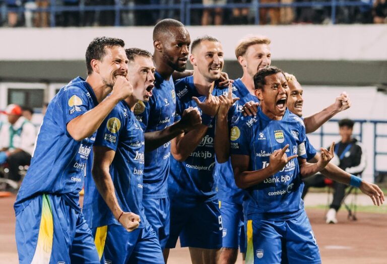 Comeback Dramatis! Persib Bungkam PSM Makassar 3-1 di Laga Pembuka Super League