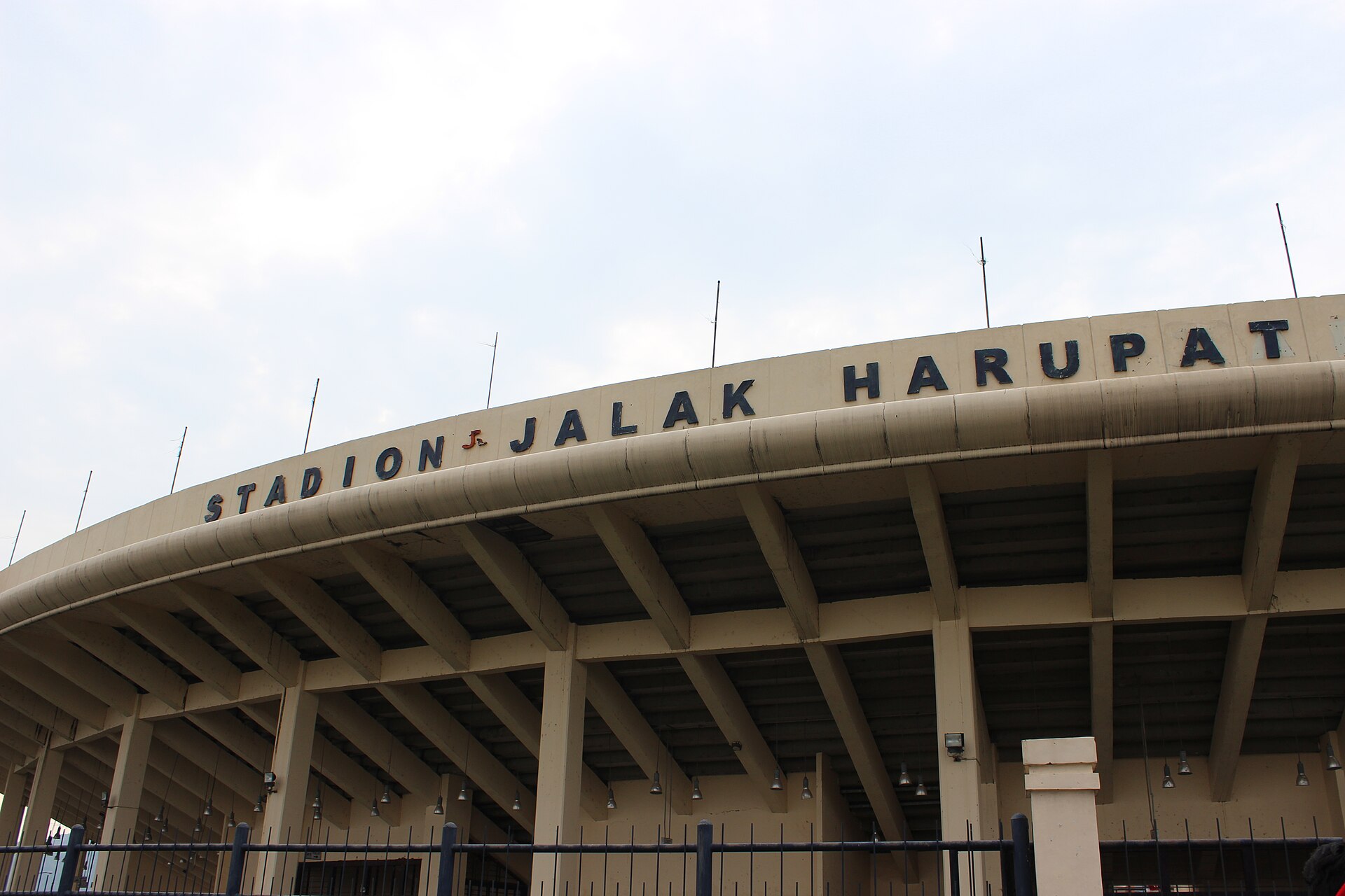 Fasad Stadion Si Jalak Harupat, Soreang, foto ilustrasi venue laga Persib Bandung (bukan dari laga atau insiden 11 Oktober 2026).